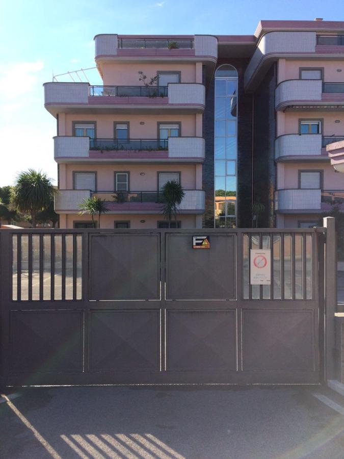 Appartamento Victoria Con Parcheggio Privato Civitavecchia Eksteriør bilde